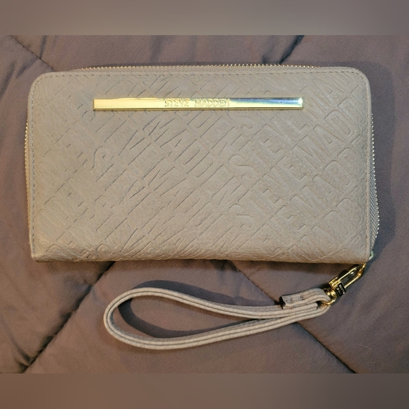 Steve Madden clutch/wallet - Picture 1 of 5